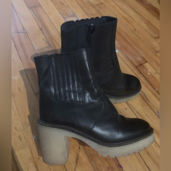 Free people revolve chunky James Chelsea bootiesBlack Leather Ankle Boots - Picture 4 of 9